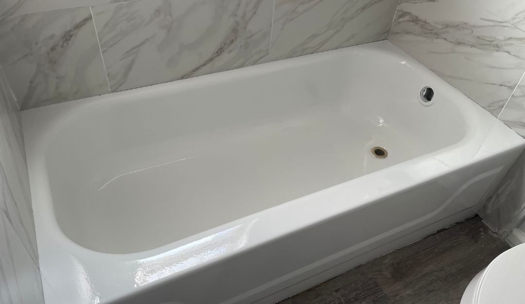 Vintage clawfoot tub Refinished to Beautiful White (6)